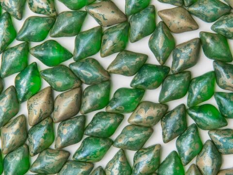 CHRYSOLITE PICASSO MAT