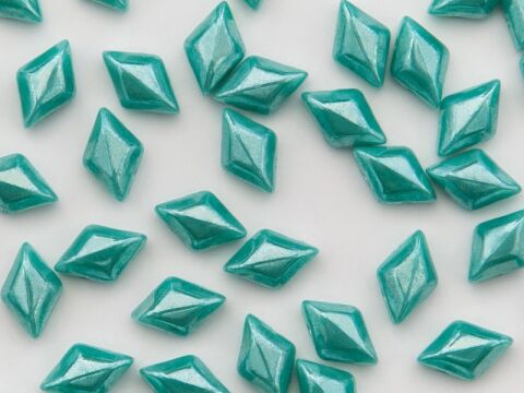 TURQUOISE GREEN WHITE LUSTER