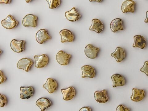 WHITE OPAL PICASSO